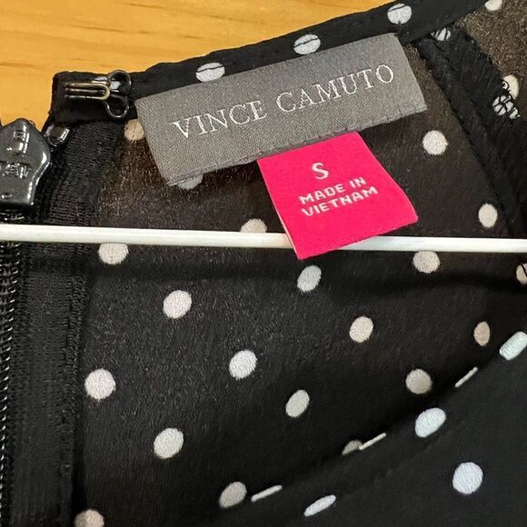 Beautiful black with white polka dot pattern Vince Camuto size small blouse - Picture 2 of 4
